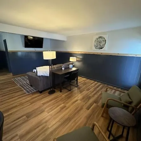 Deluxe Double Suite - Lake View